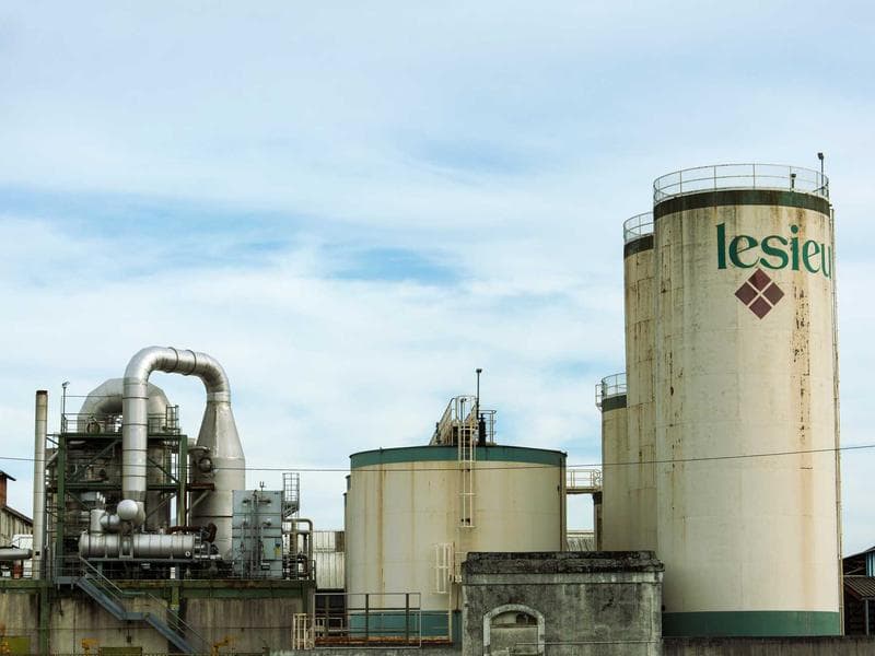 Weber Gas Grill - Thumbnail 2