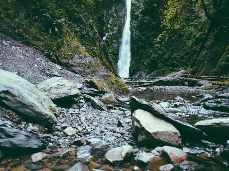 Modern Villa with Pool 250m² - Thumbnail 2